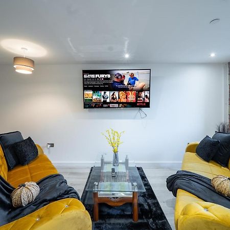 Bv Spacious 1-Bedroom Apartment Close To Town Center - Sleeps 6 Bradford  Dış mekan fotoğraf