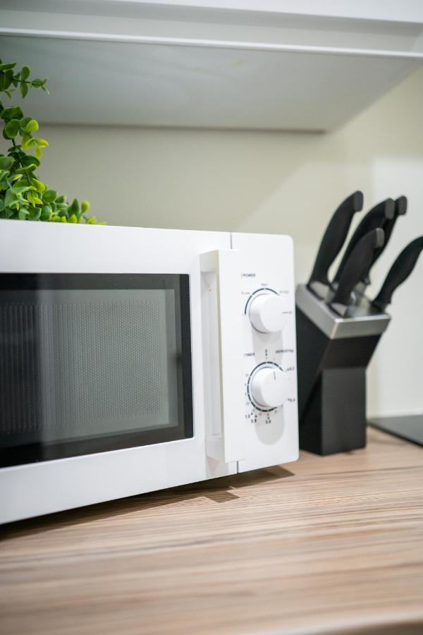 Bv Spacious 1-Bedroom Apartment Close To Town Center - Sleeps 6 Bradford  Dış mekan fotoğraf