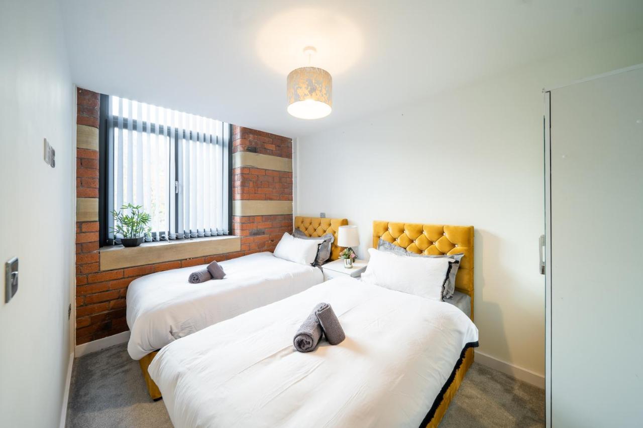 Bv Spacious 1-Bedroom Apartment Close To Town Center - Sleeps 6 Bradford  Dış mekan fotoğraf