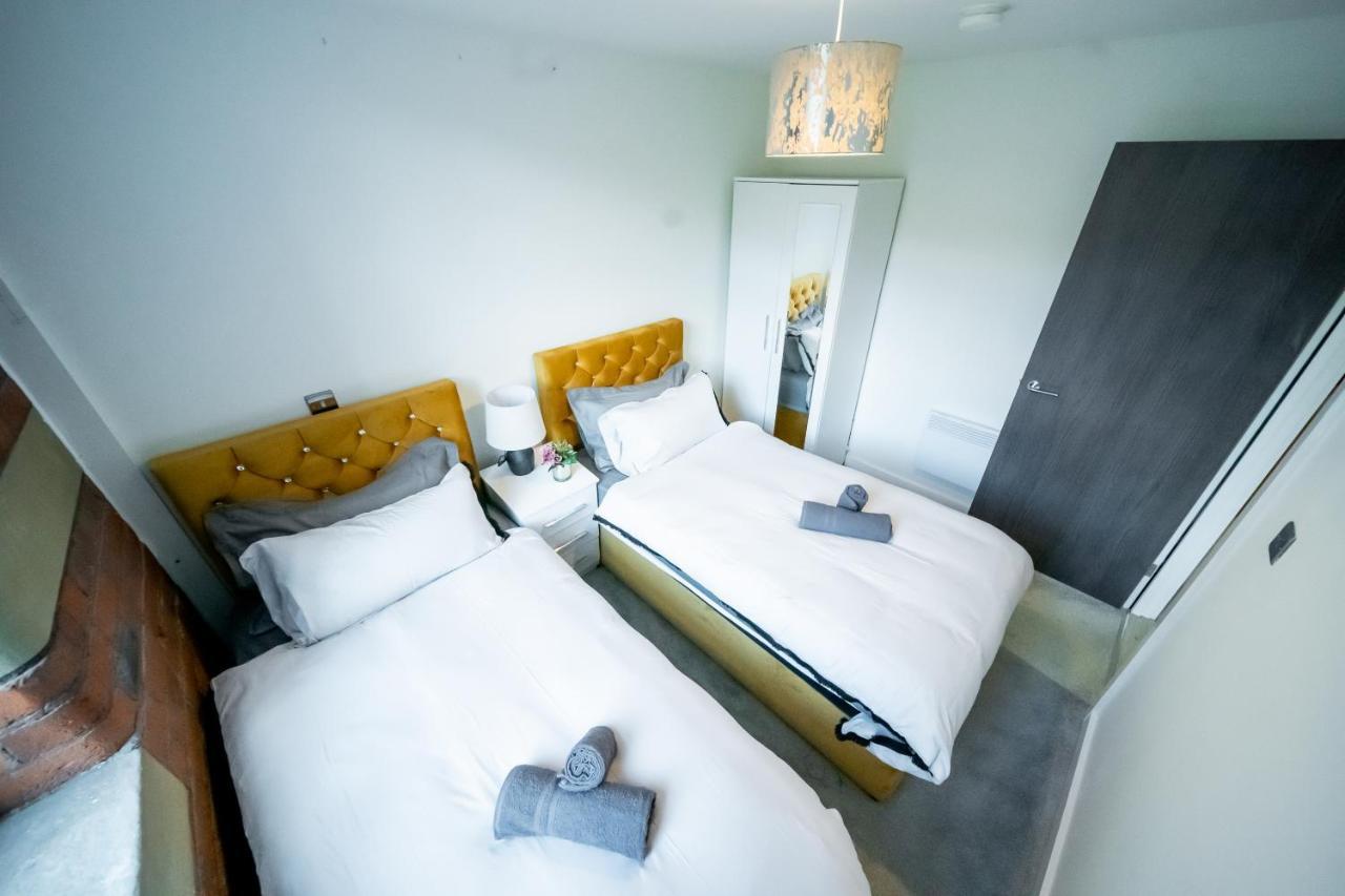Bv Spacious 1-Bedroom Apartment Close To Town Center - Sleeps 6 Bradford  Dış mekan fotoğraf