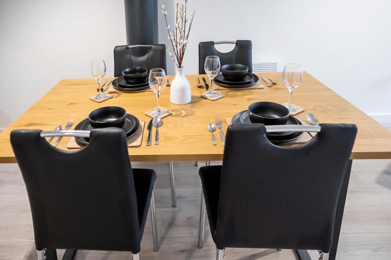 Bv Spacious 1-Bedroom Apartment Close To Town Center - Sleeps 6 Bradford  Dış mekan fotoğraf